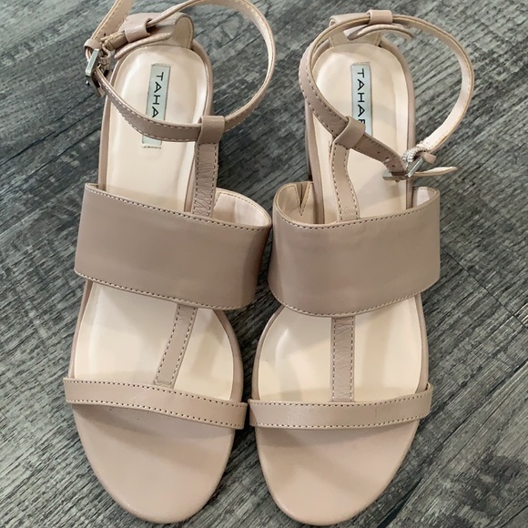 Tahari DSW Worn once for a wedding! - Picture 2 of 4